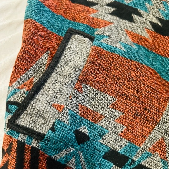 Aztec Patterned Front Pocket Collar Vest - Picture 5 of 8